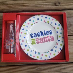 Holiday Homes Santa plate set NWT